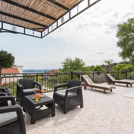 Villa Andro Orebic