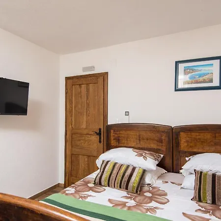 Andro Villa Orebic
